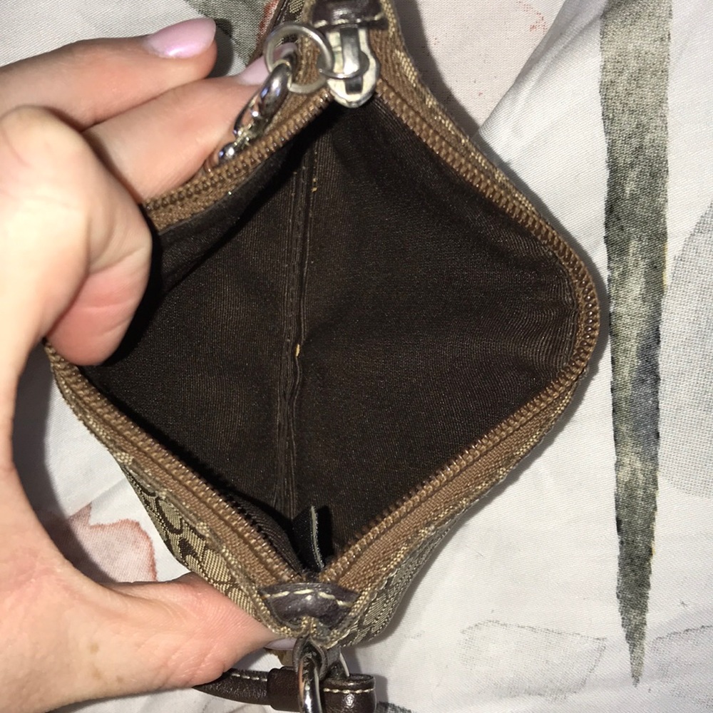 Coach wristlet - Picture 3 of 3